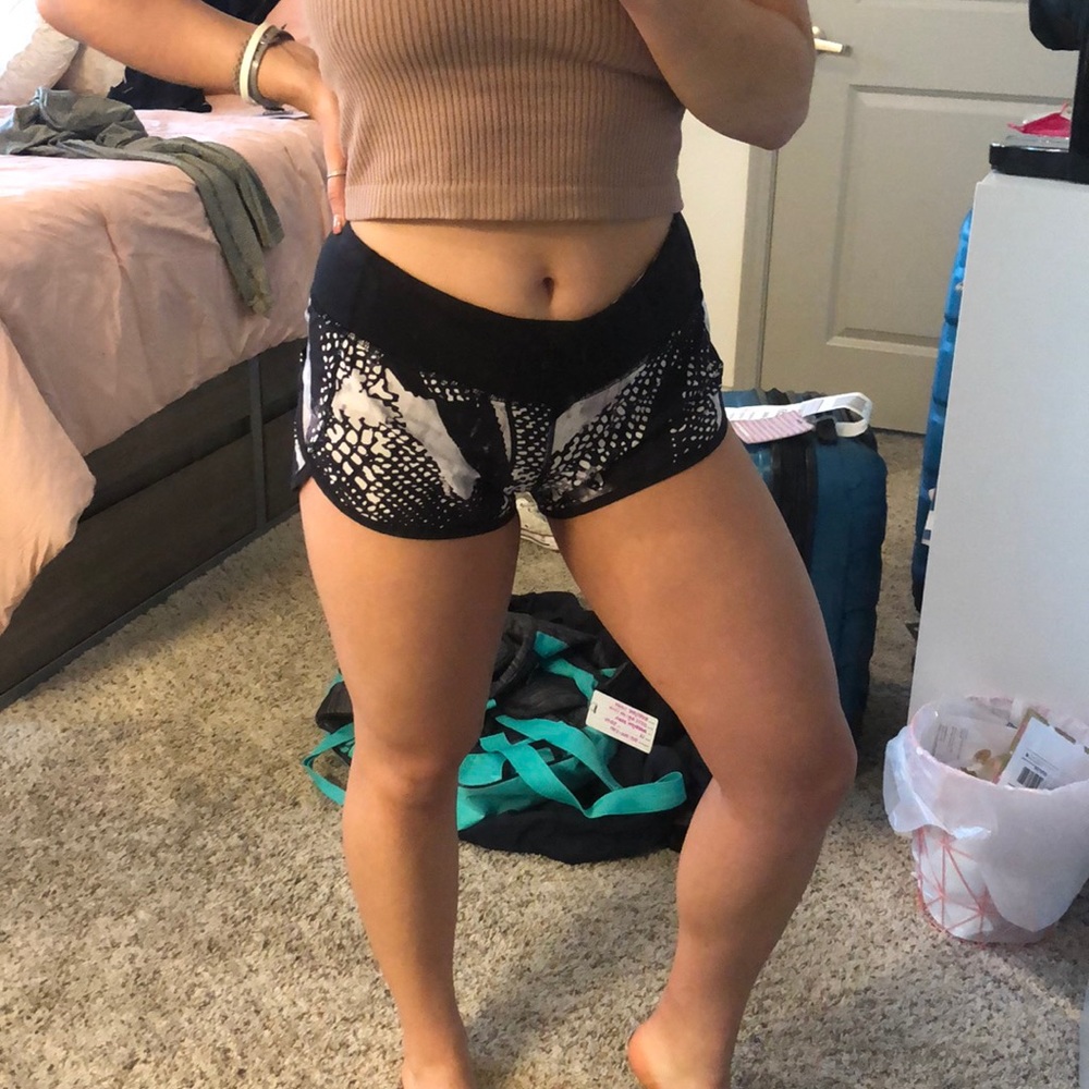 black & white lulu shorts